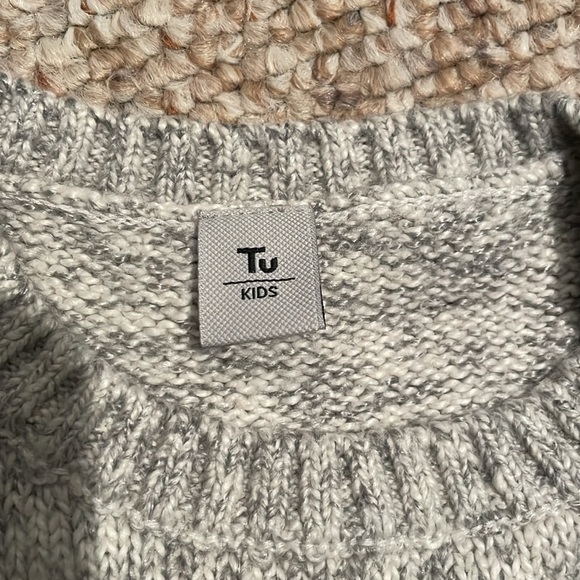 Dino sleeve sweater - Picture 2 of 2